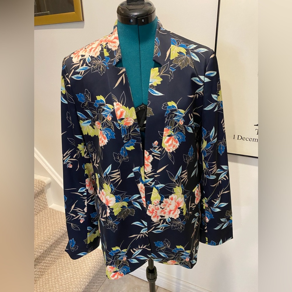 Melanie Lyne floral blazer, size 10, worn once